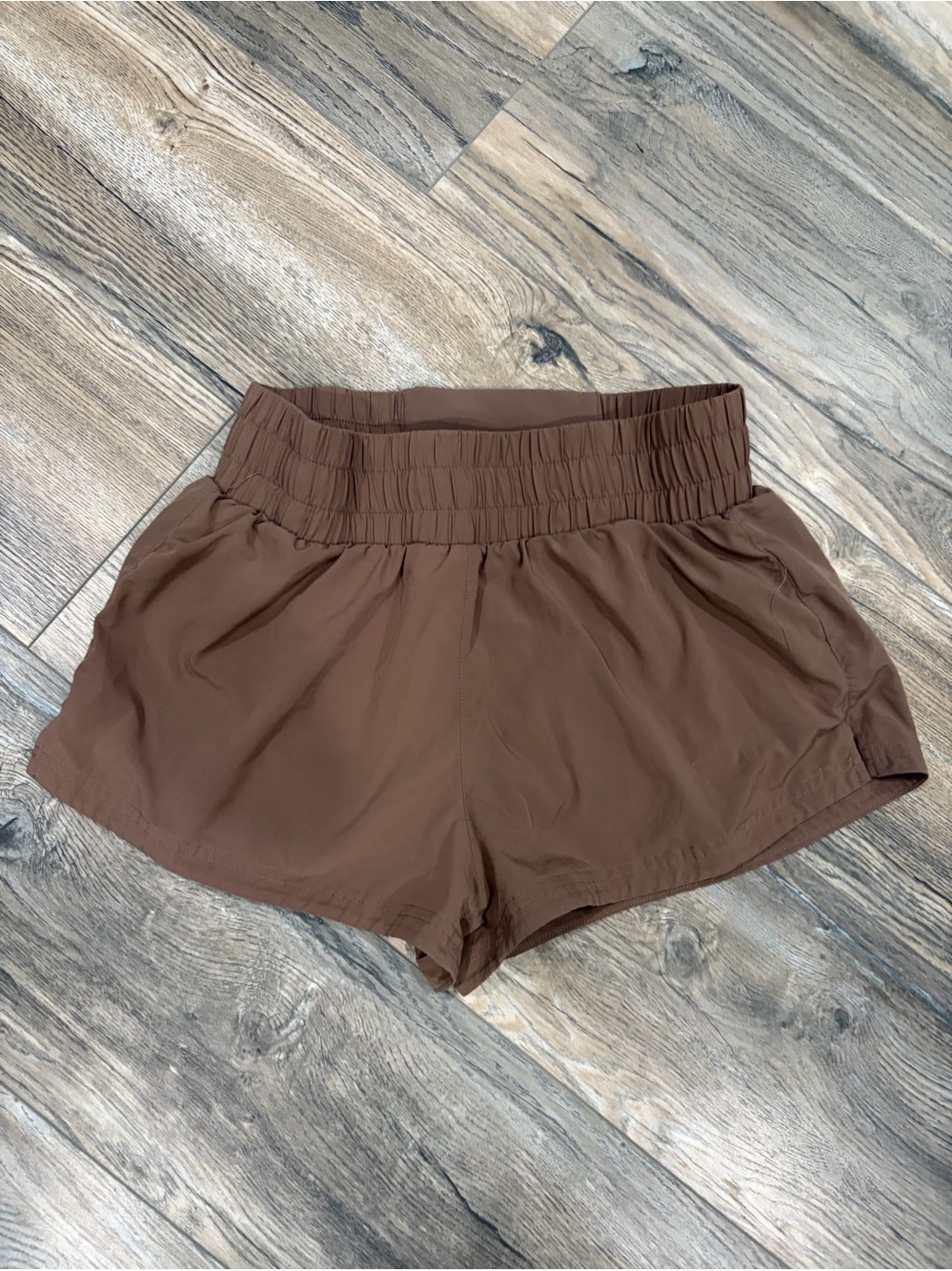 Varley Chocolate Brown Elastic-Waist Athletic Shorts